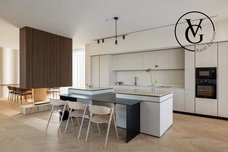 Pipera  Vila cu 5 camere si piscina incalzita in Pipera