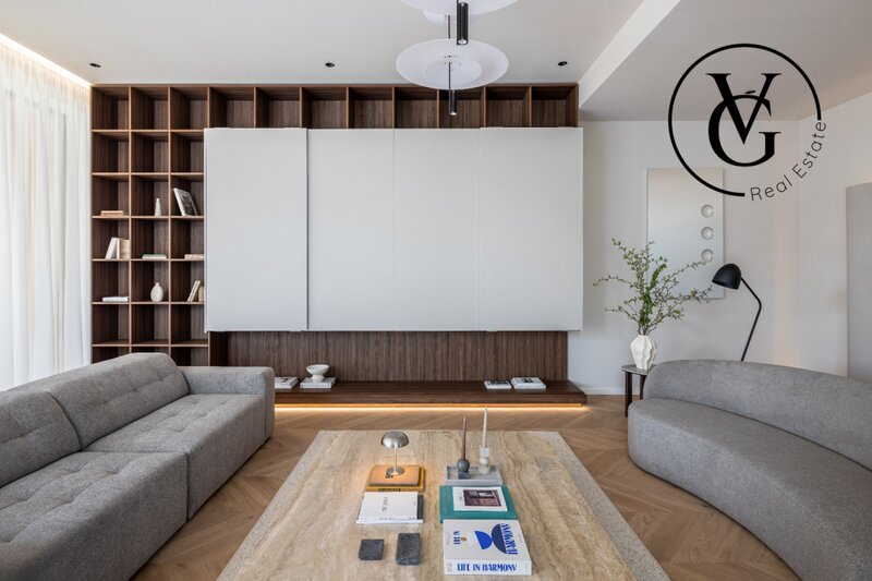 Pipera  Vila cu 5 camere si piscina incalzita in Pipera